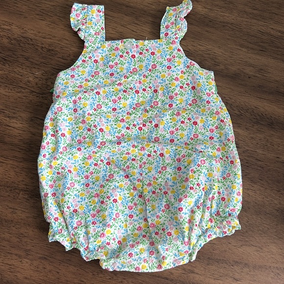 Little English floral summer bubble suit! Barely warn! - Picture 2 of 5
